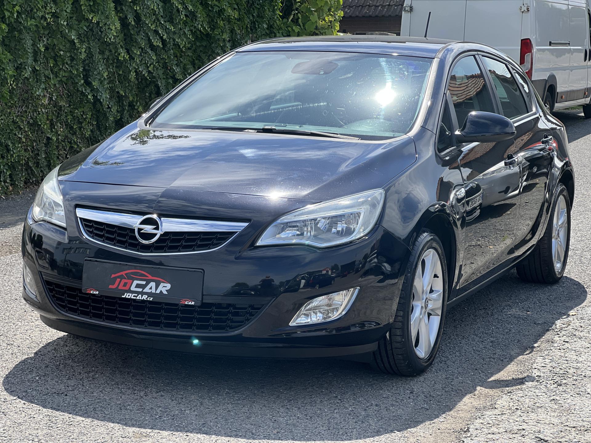 Opel Astra 1.4i 16v KAMERA TEMPOMAT ALU